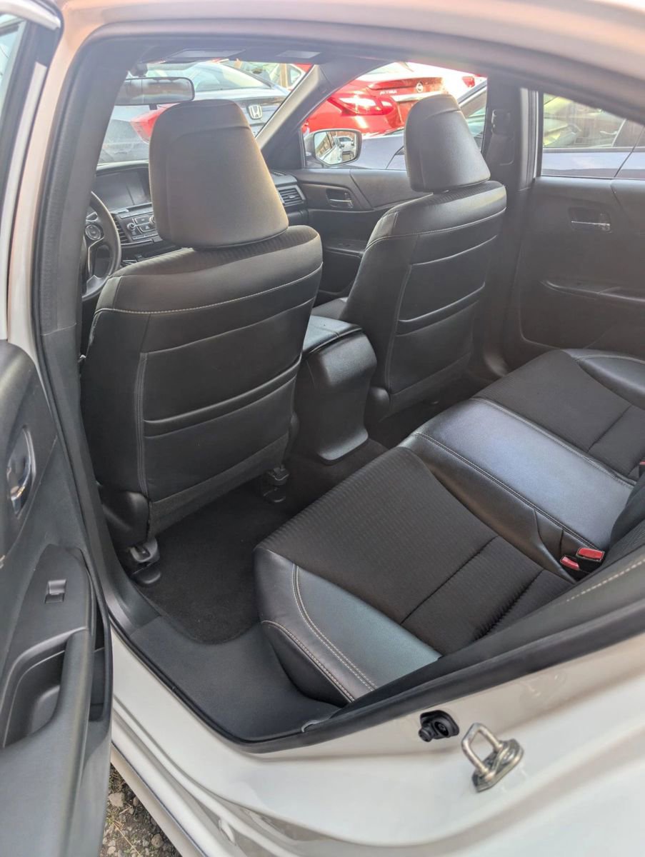 Used 2017 Honda Accord Sport image 10