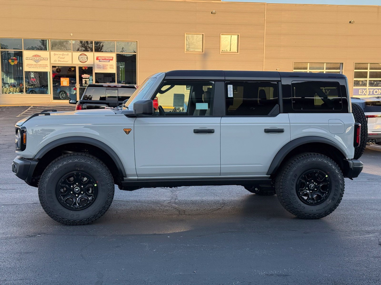 New 2026 Ford Bronco Badlands AWD/4WD image 3