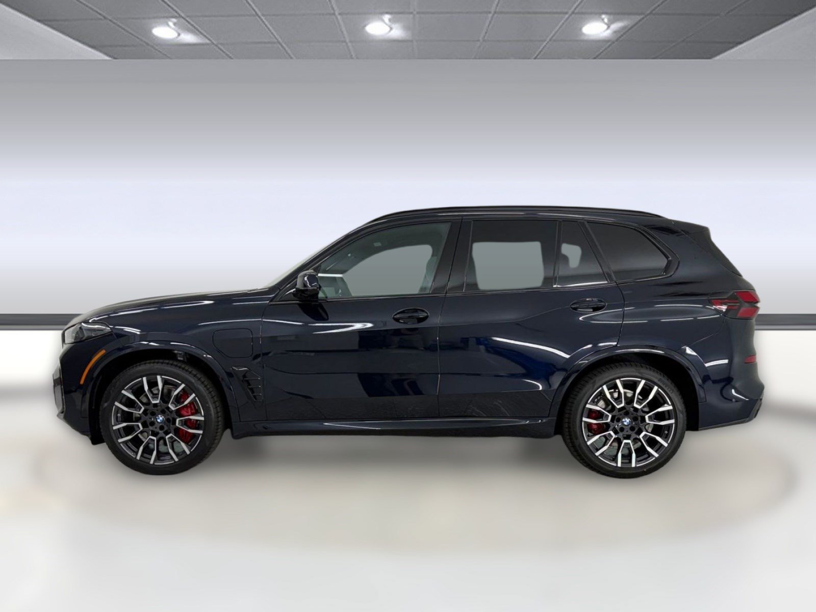 New 2026 BMW X5 xDrive50e w/ M Sport Package AWD/4WD image 2
