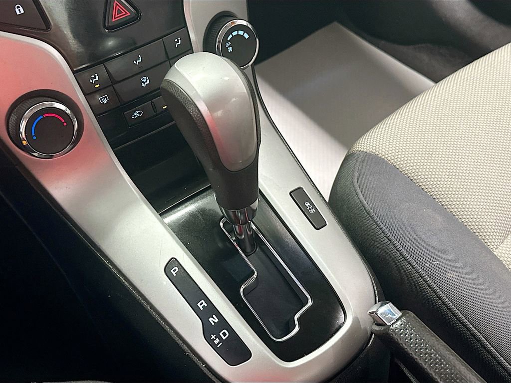 Used 2012 Chevrolet Cruze LS image 8