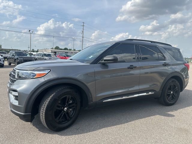 Used 2023 Ford Explorer XLT w/ Equipment Group 202A RWD image 28