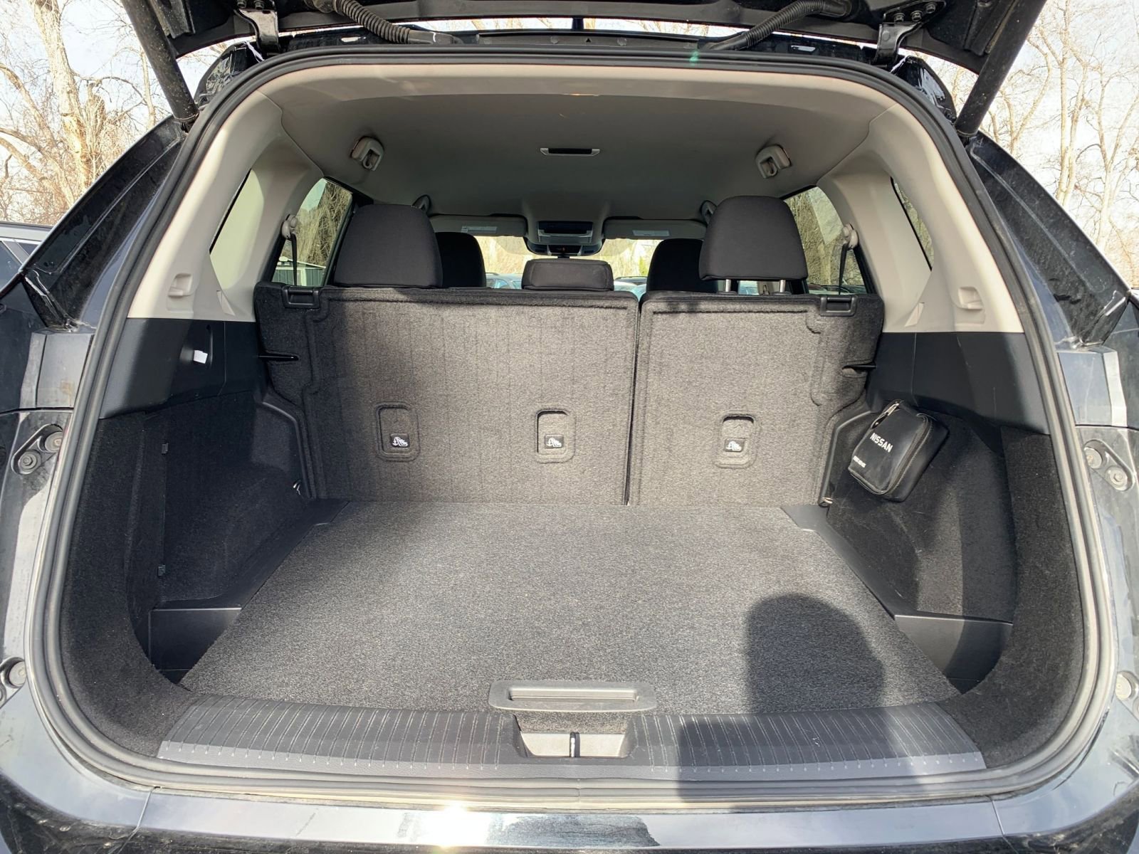 Used 2025 Nissan Rogue SV image 33