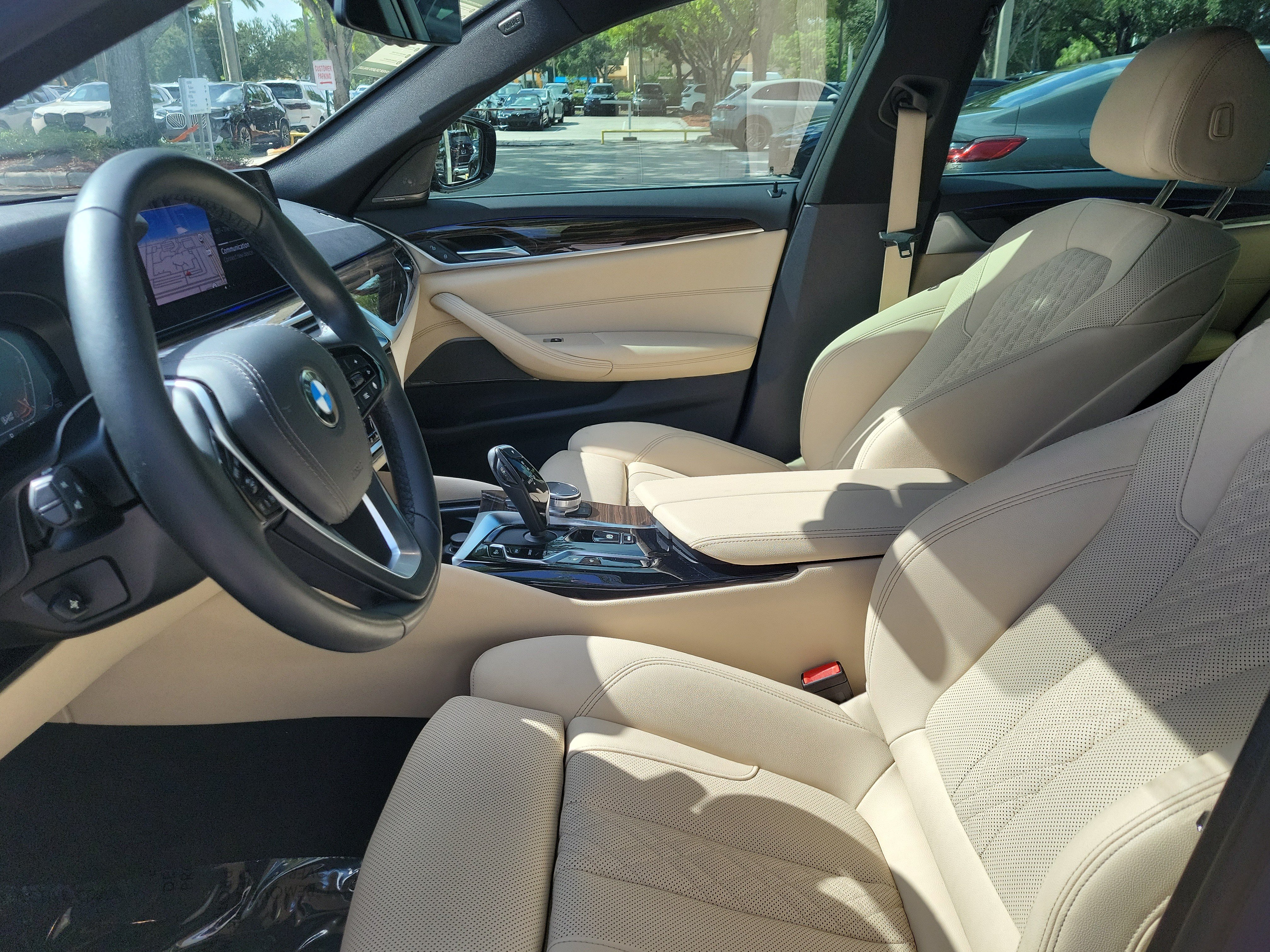 Used 2021 BMW 530i w/ Premium Package RWD image 12