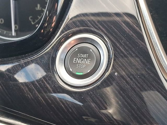 Certified 2025 Cadillac XT6 Premium Luxury image 28