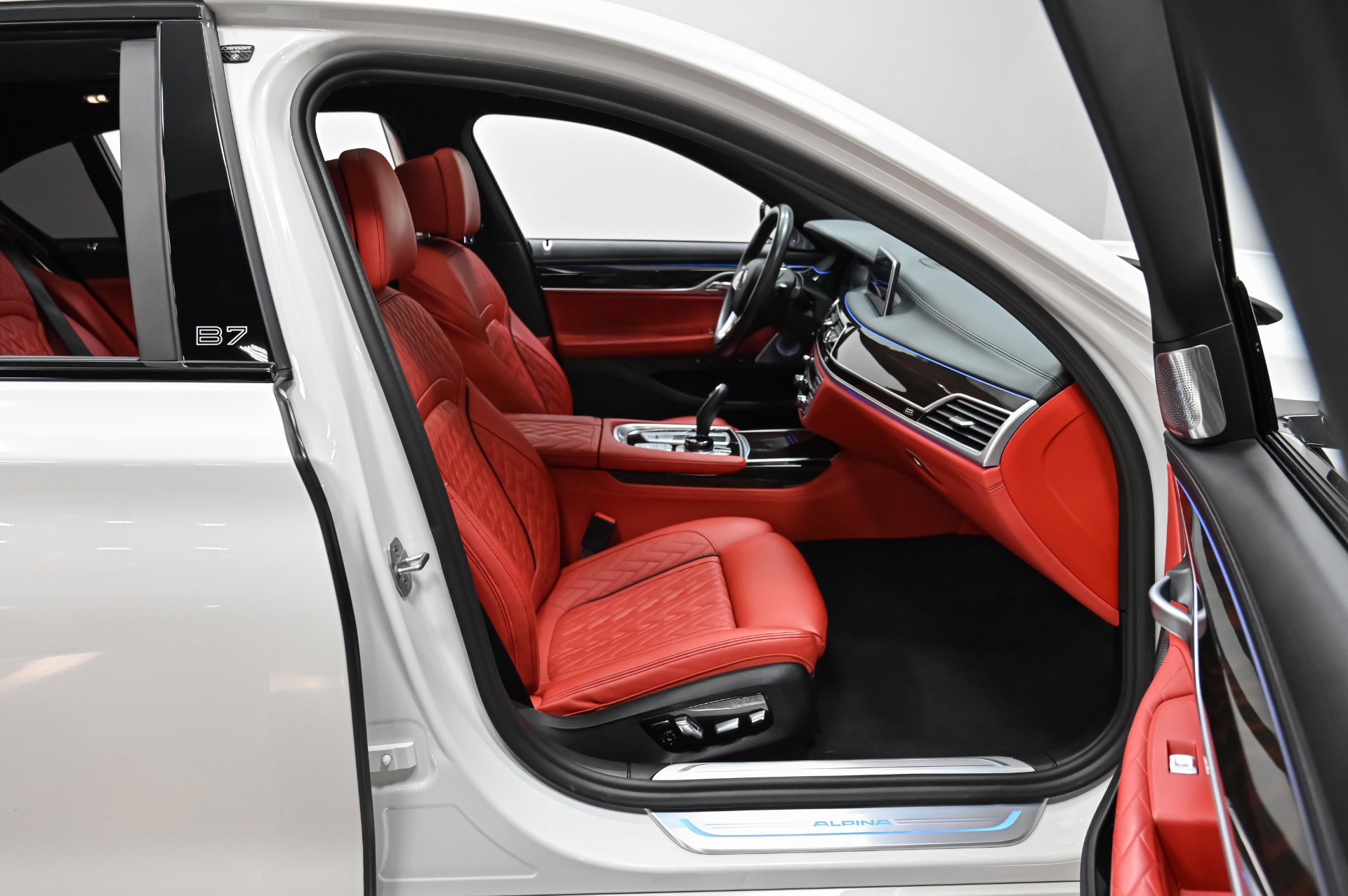 Used 2022 BMW ALPINA B7 xDrive w/ Luxury Rear Seating Package image 48