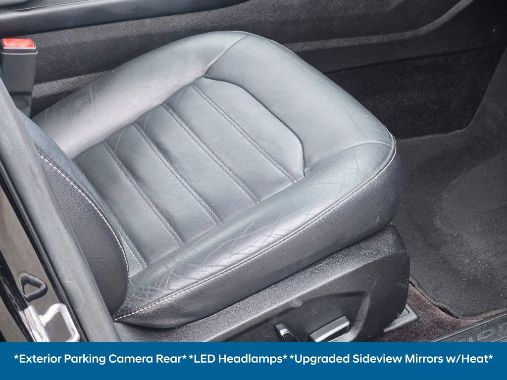 Used 2017 Ford Fusion SE w/ Fusion SE Technology Package image 12