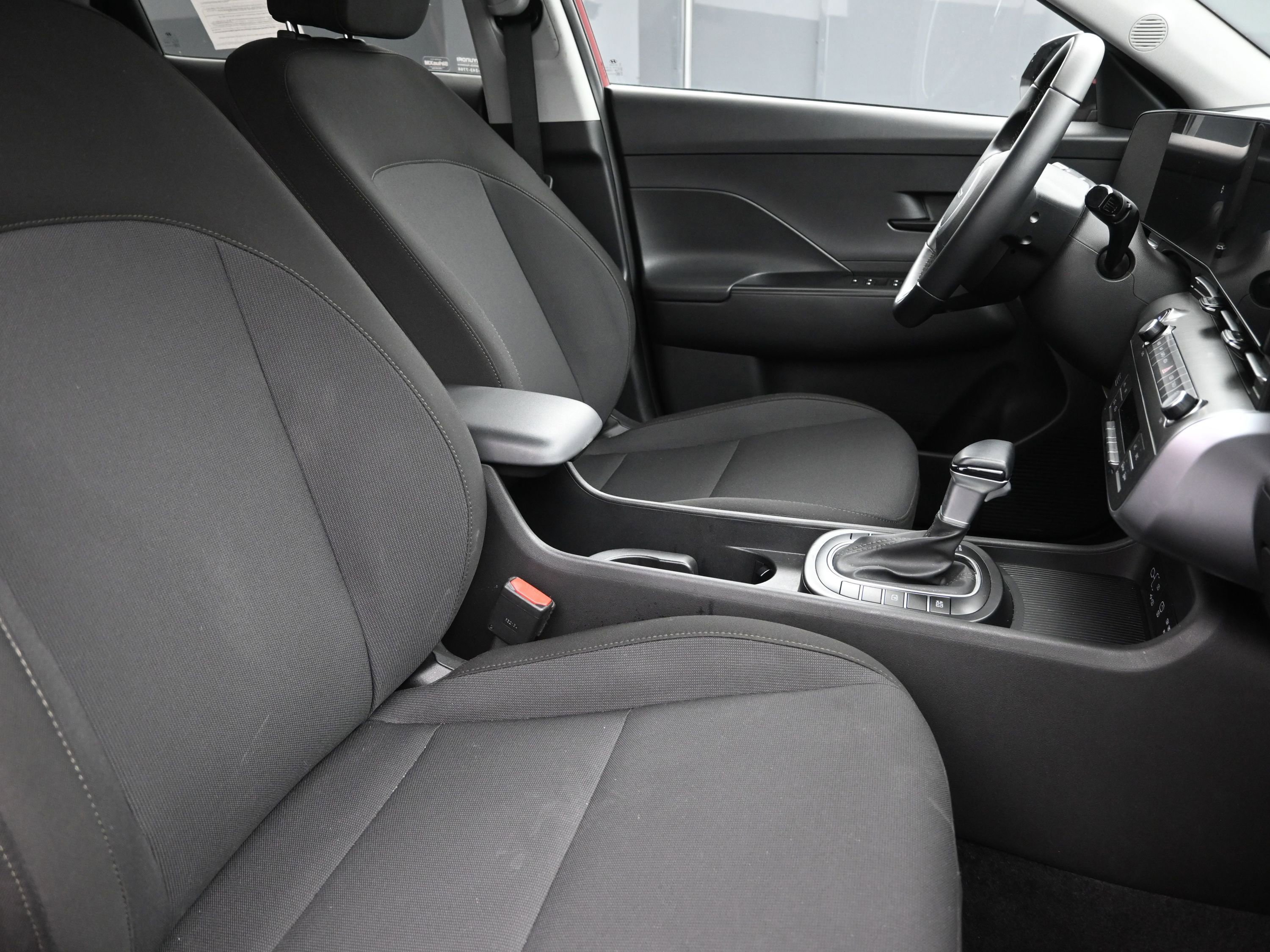Certified 2025 Hyundai Kona SEL image 27