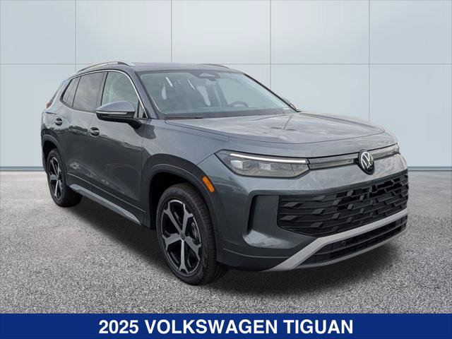 New 2025 Volkswagen Tiguan SE AWD/4WD image 7