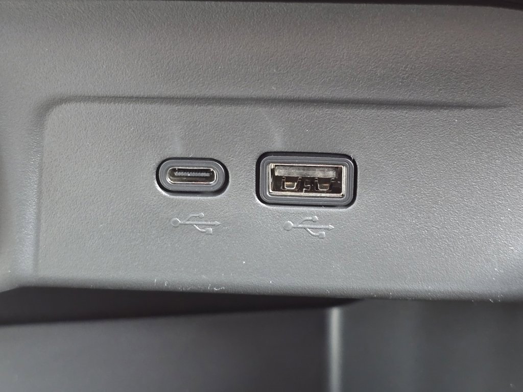 Certified 2025 Chevrolet Trax RS w/ Driver Confidence Package image 8