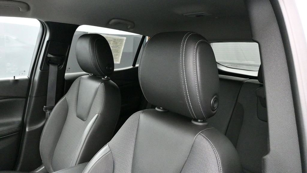 Used 2025 Buick Encore GX Preferred FWD image 19