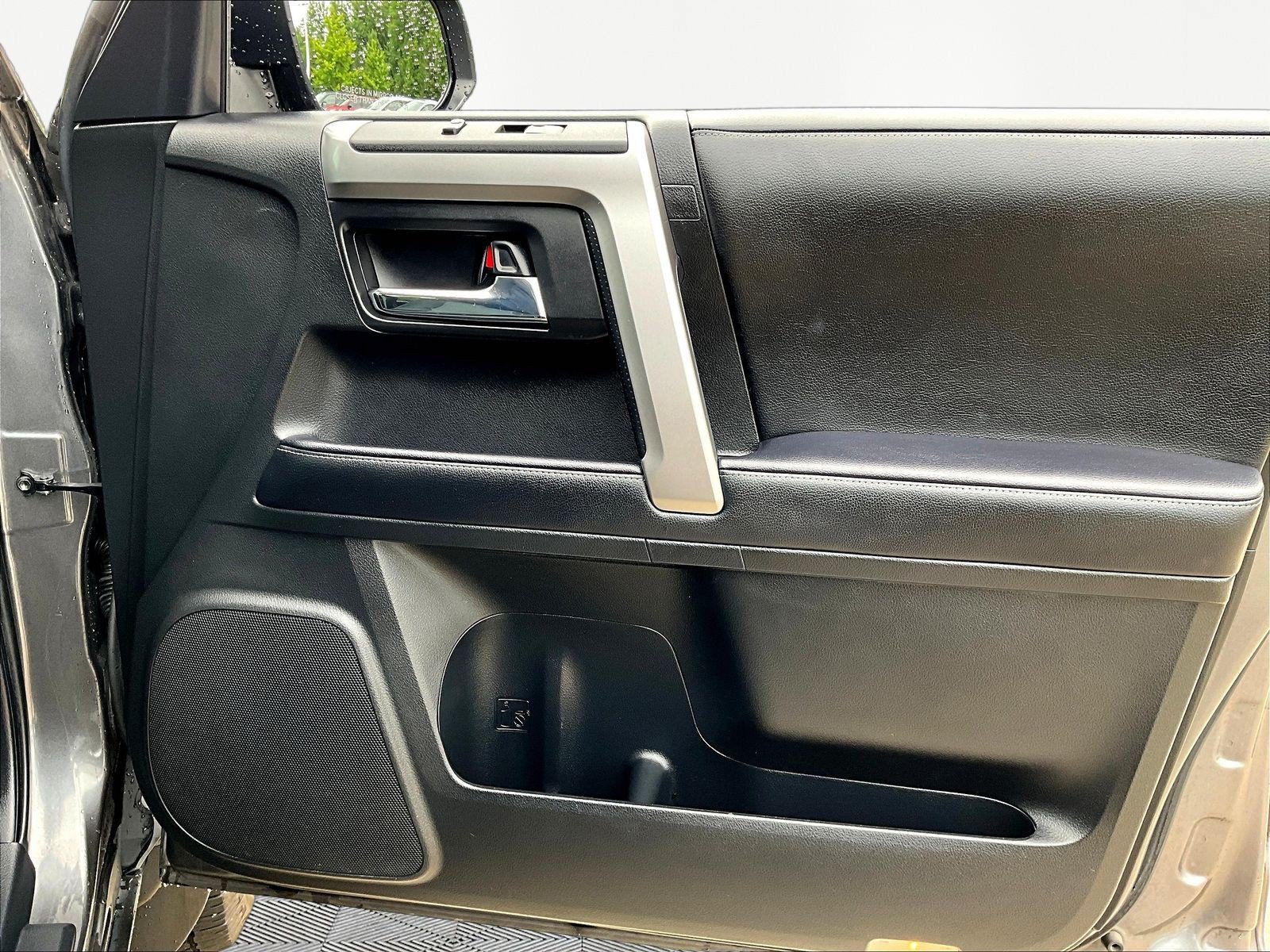 Used 2022 Toyota 4Runner SR5 Premium w/ Moonroof Package AWD/4WD image 29