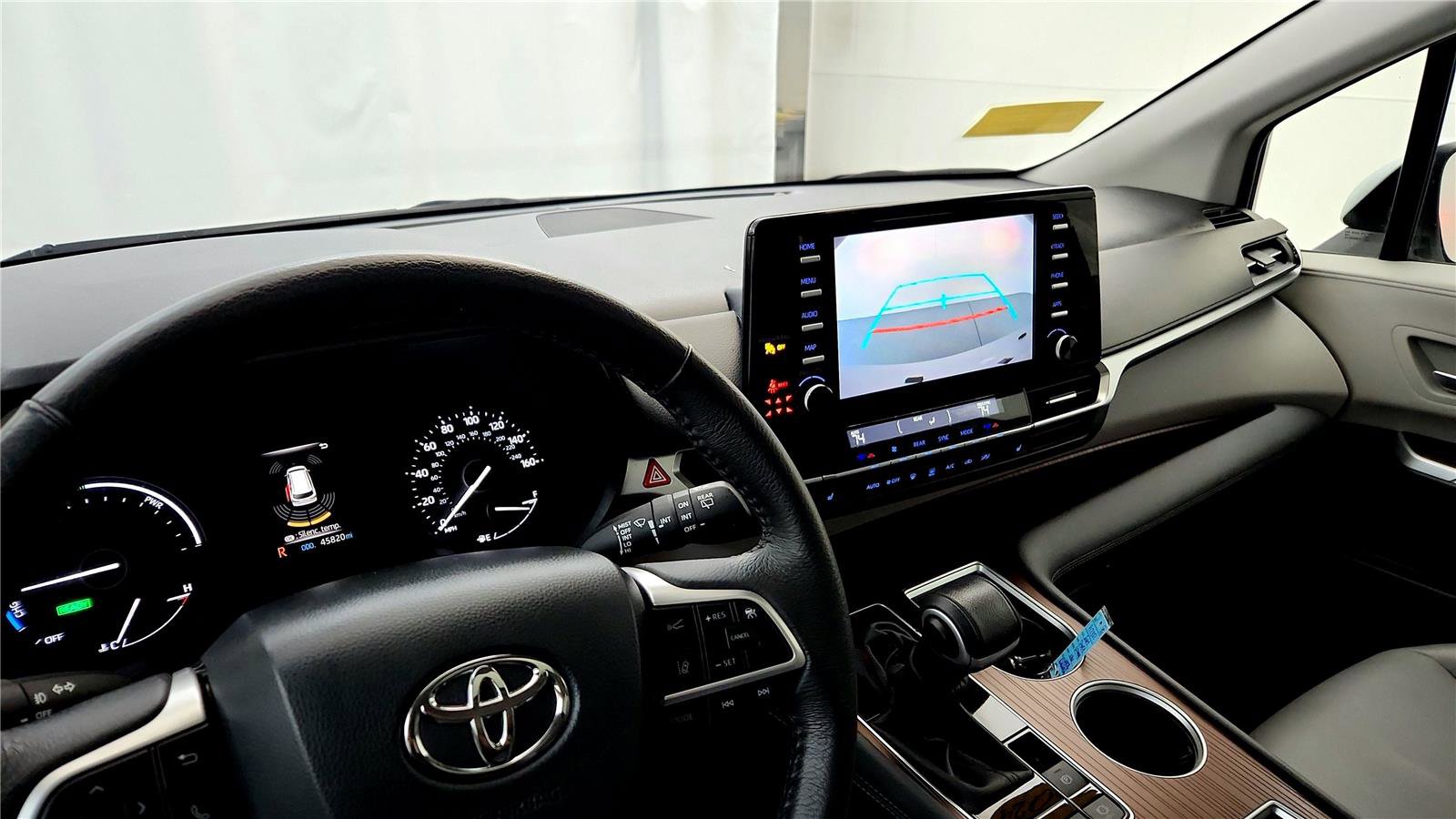 Certified 2024 Toyota Sienna XLE image 22