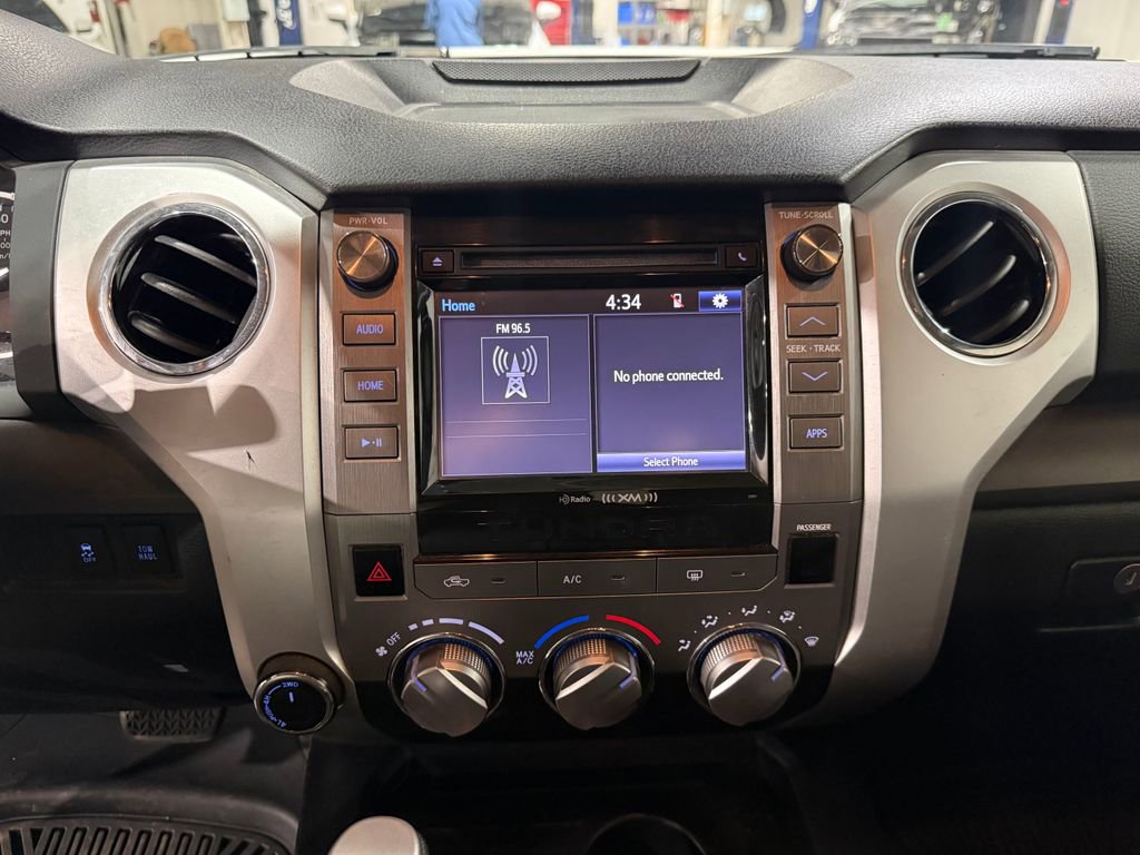 Used 2015 Toyota Tundra SR5 w/ SR5 Upgrade Package AWD/4WD image 16