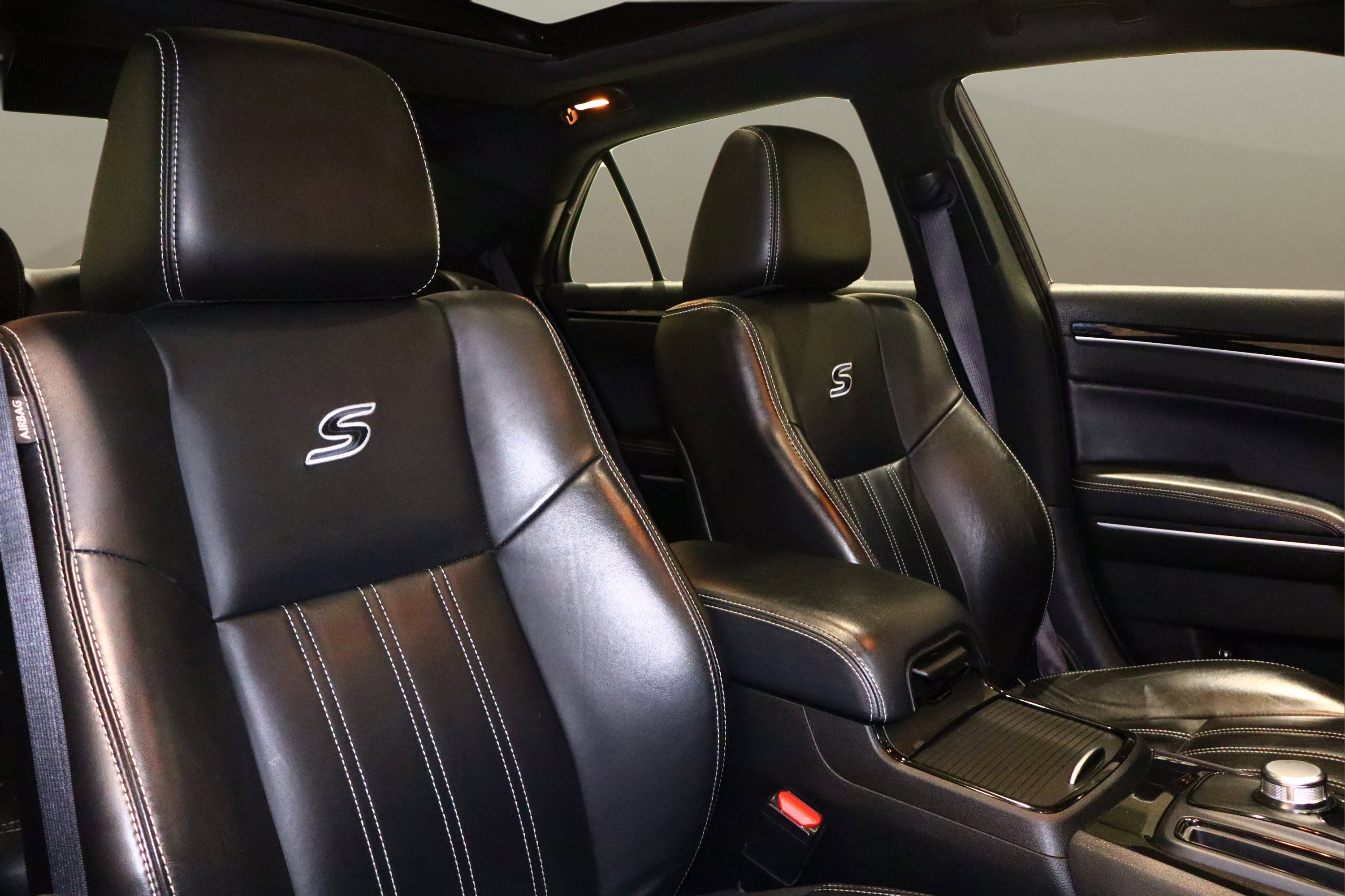 Used 2023 Chrysler 300 S image 19