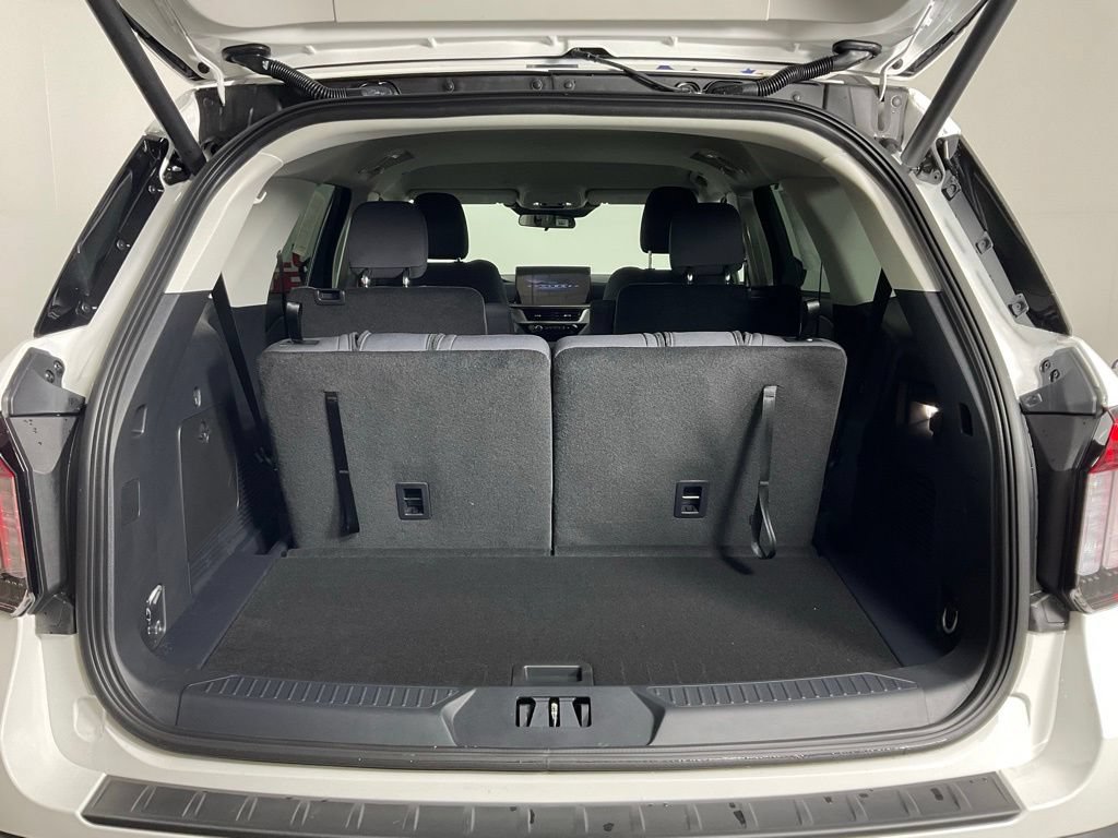New 2026 Ford Explorer Active RWD image 11