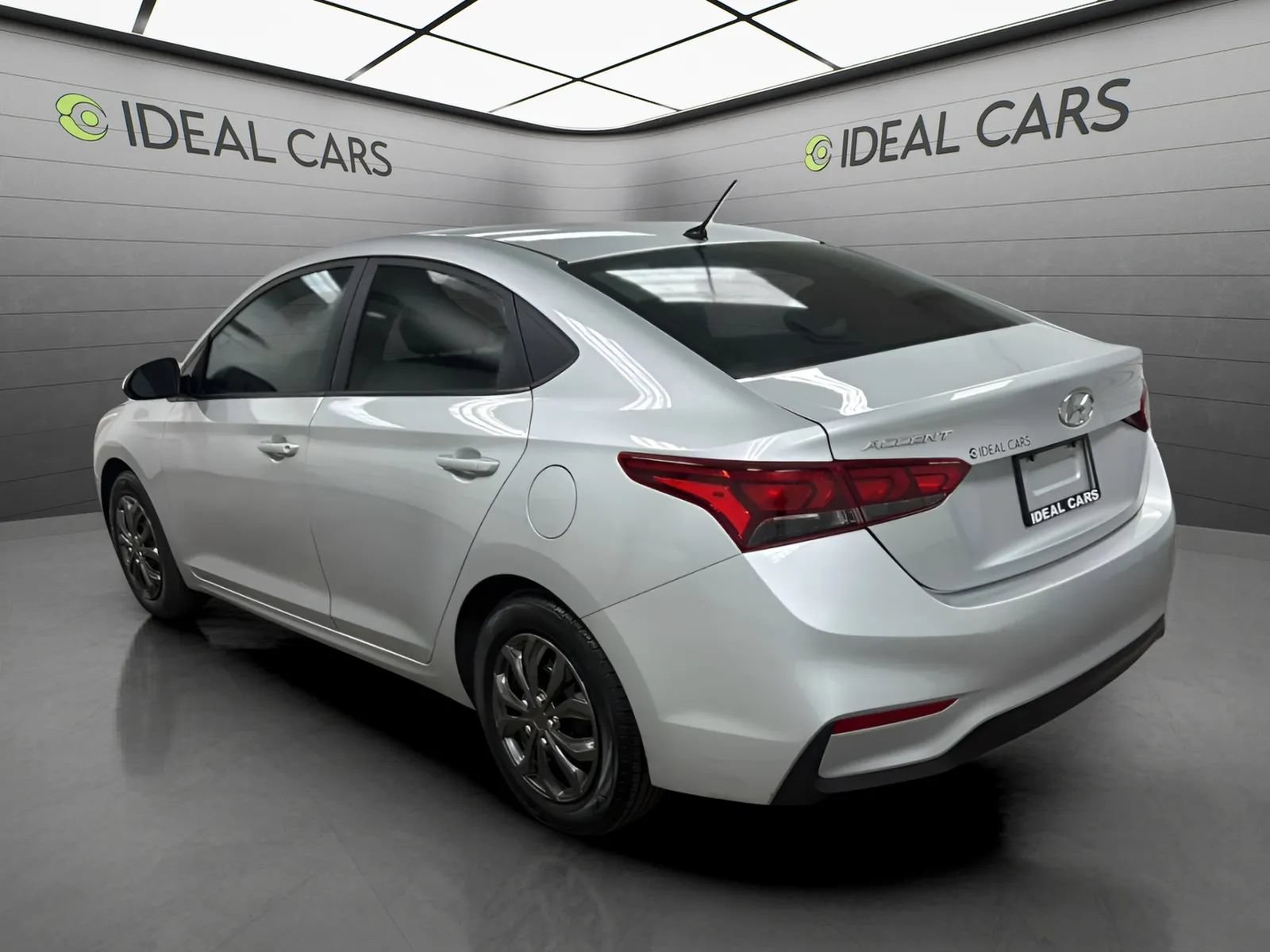 Used 2020 Hyundai Accent SE w/ Cargo Package FWD image 7