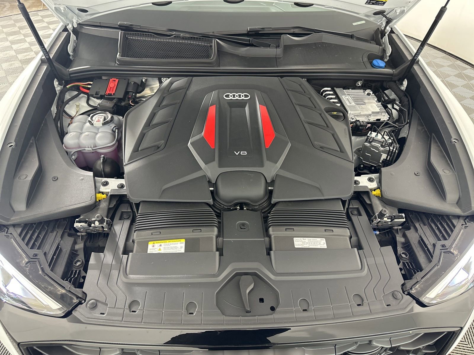 New 2026 Audi SQ8 Prestige image 25