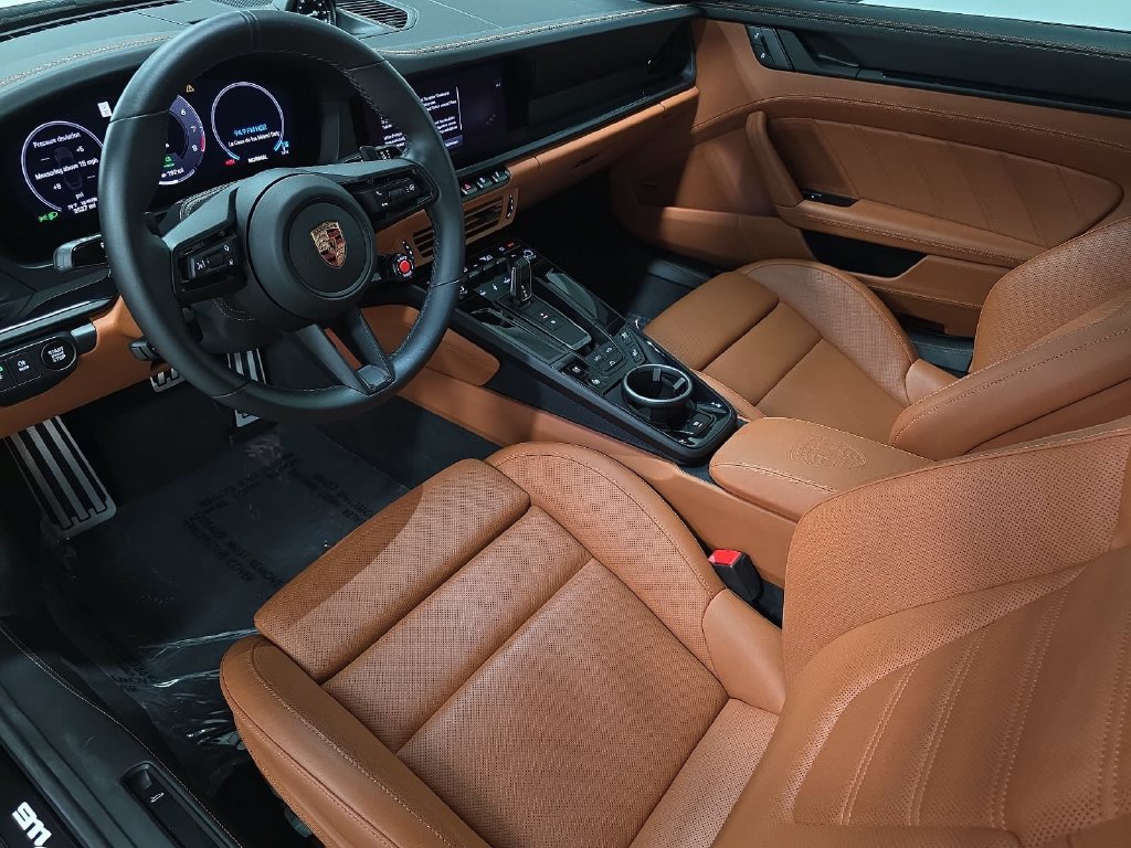 Certified 2025 Porsche 911 Carrera GTS RWD image 4