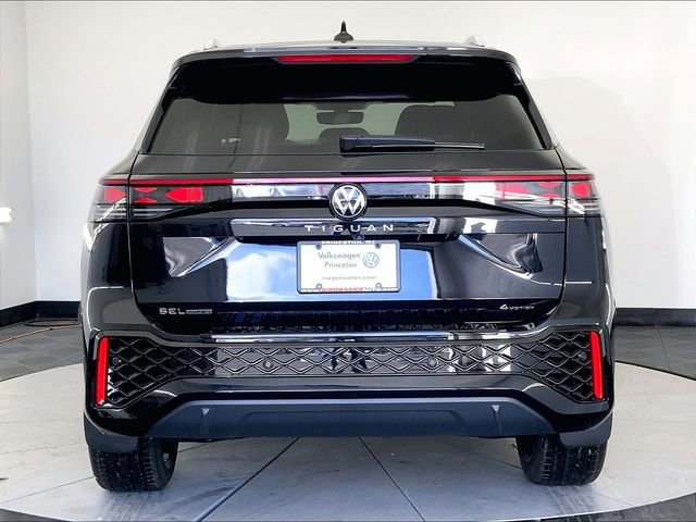 New 2026 Volkswagen Tiguan SEL R-Line AWD/4WD image 5
