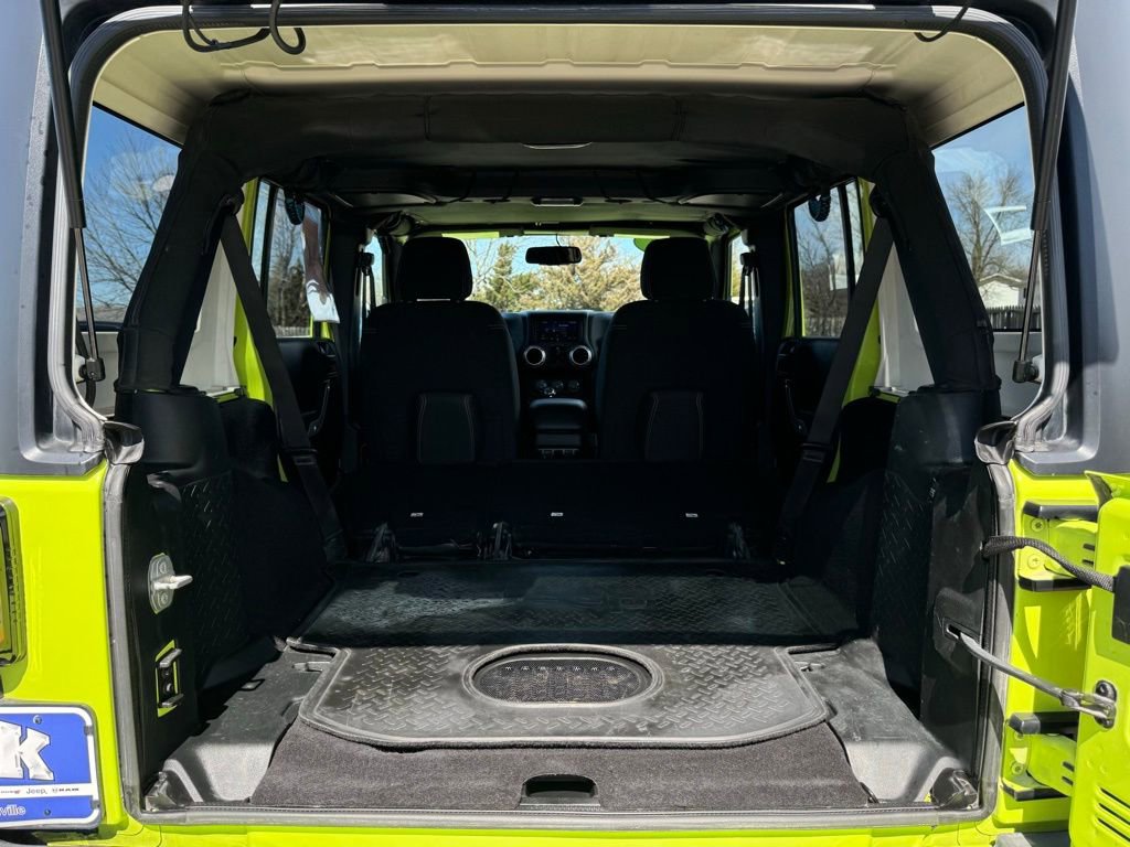 Certified 2016 Jeep Wrangler Unlimited Sahara w/ Connectivity Group image 31