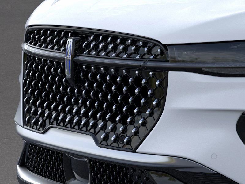 New 2026 Lincoln Nautilus Premier image 17