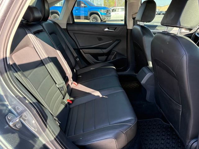 Used 2022 Volkswagen Jetta SE image 19