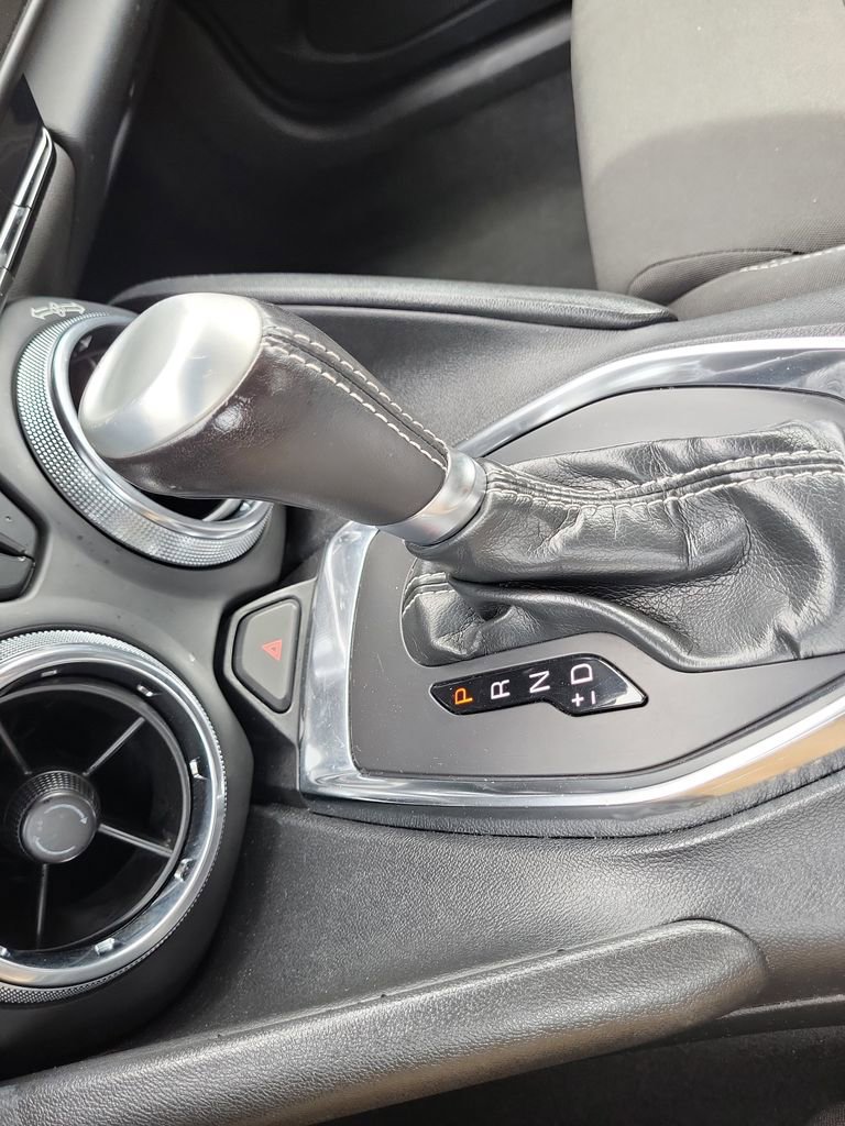 Used 2020 Chevrolet Camaro LT RWD image 21