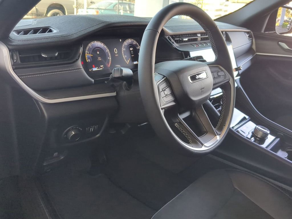 New 2026 Jeep Grand Cherokee Altitude AWD/4WD image 19