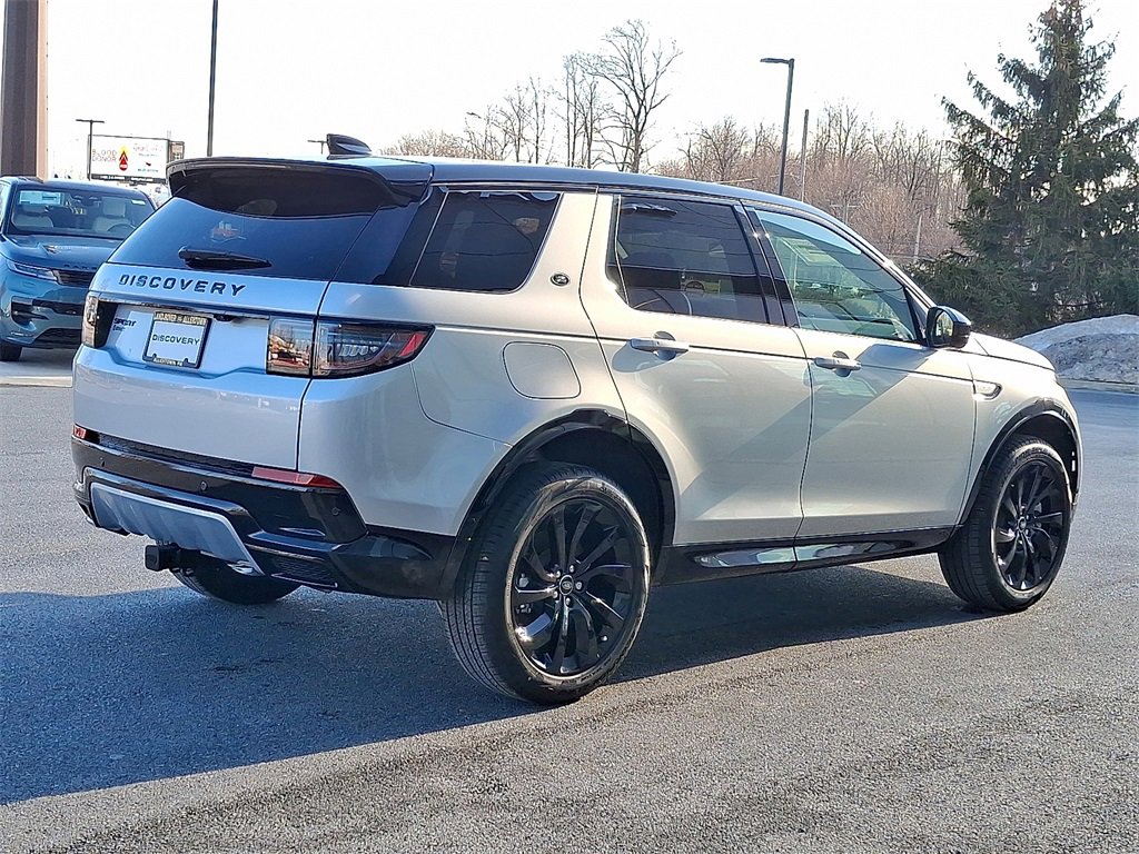 New 2025 Land Rover Discovery Sport Dynamic SE image 3
