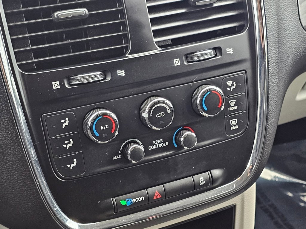 Used 2016 Dodge Grand Caravan SE w/ Quick Order Package 29E SE image 7