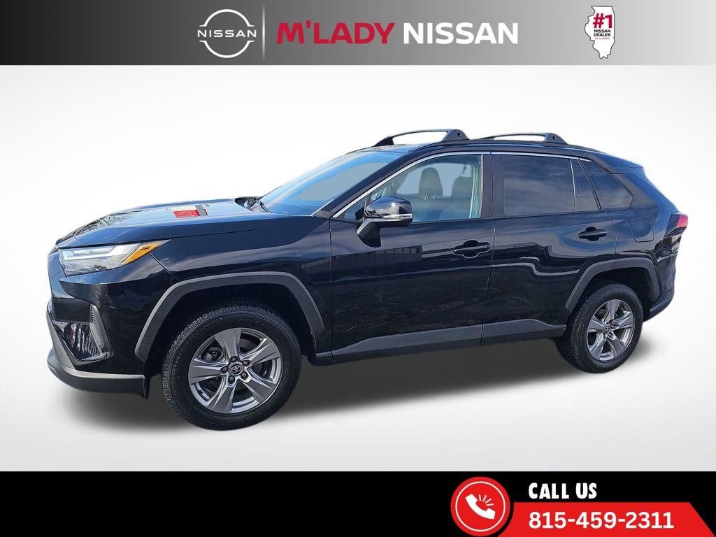 Used 2022 Toyota RAV4 XLE w/ Convenience Package image 3