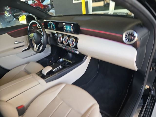 Used 2022 Mercedes-Benz A 220 image 30