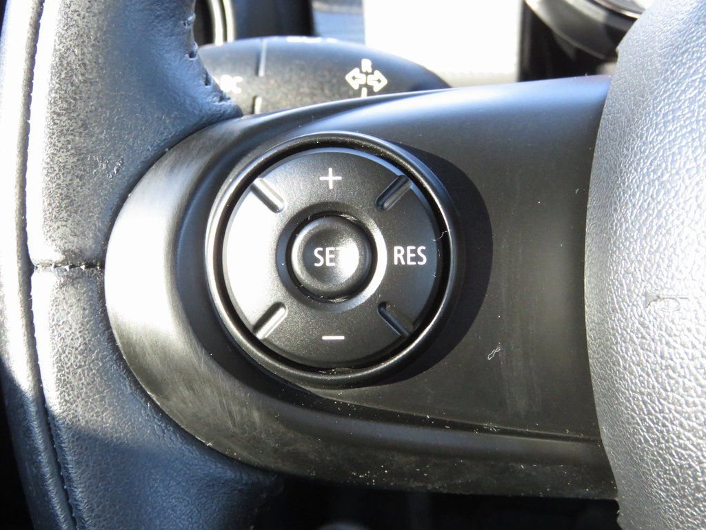 Used 2015 MINI Cooper 2-Door Hardtop image 19