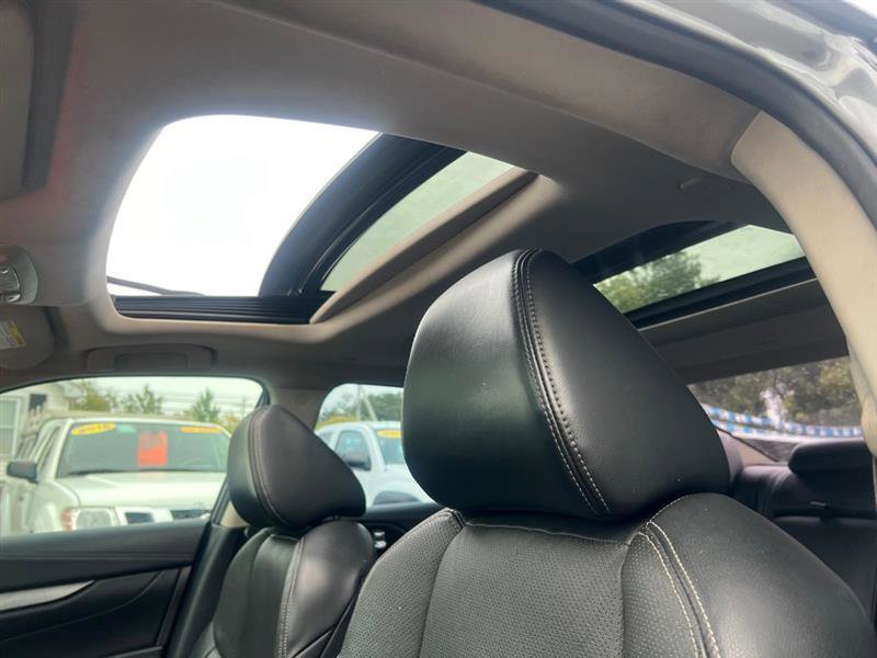 Used 2017 Nissan Maxima 3.5 SL FWD image 5