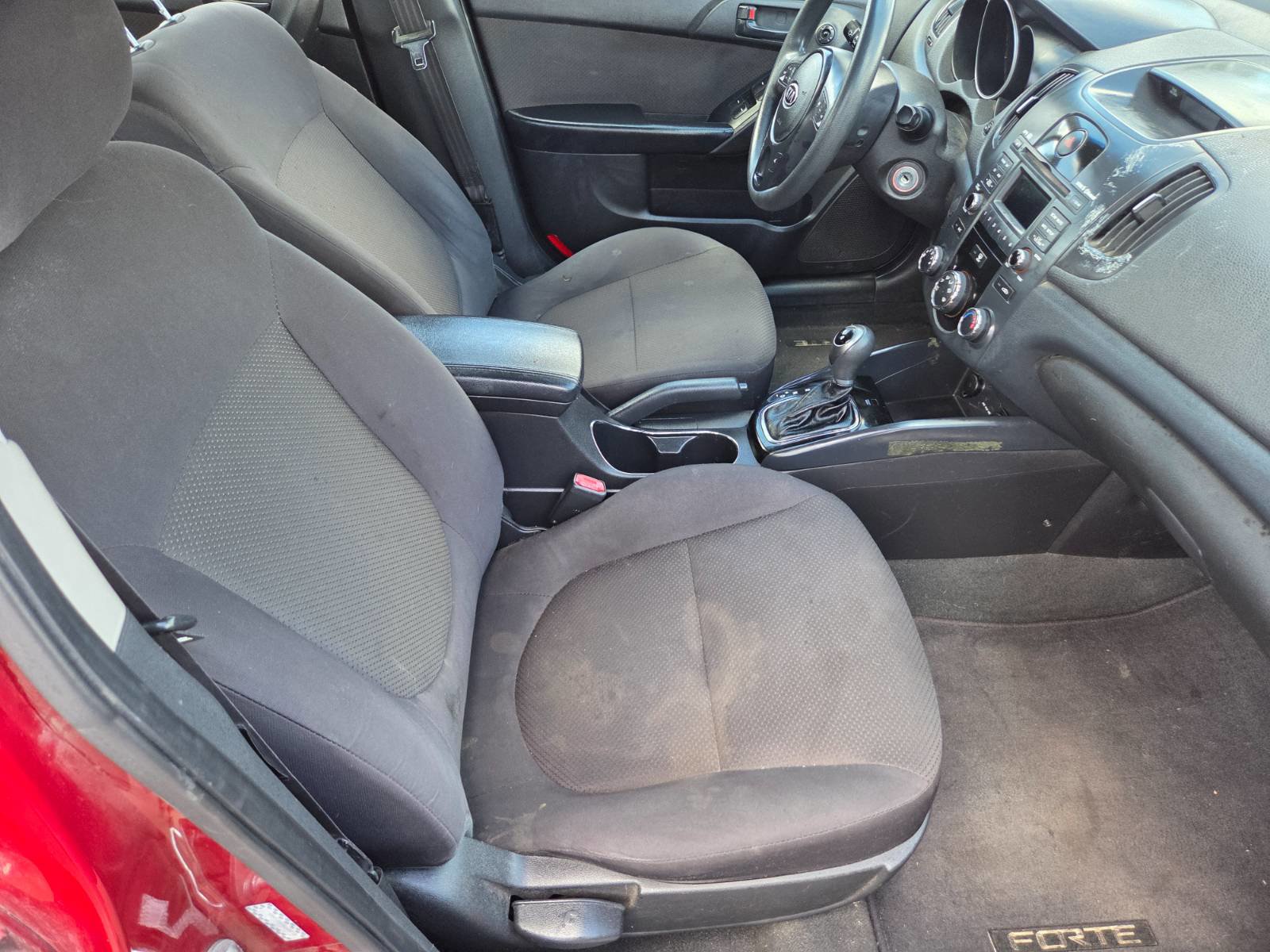 Used 2011 Kia Forte EX image 16