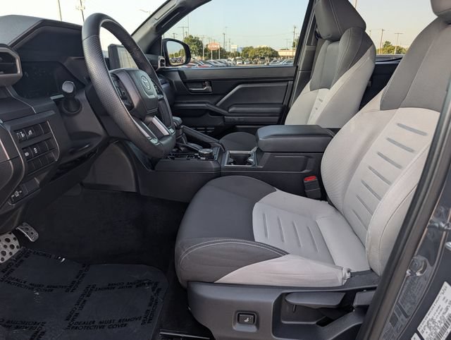 Used 2025 Toyota Tacoma TRD Sport AWD/4WD image 26
