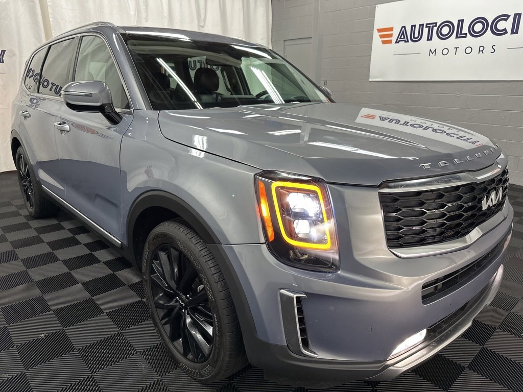 Used 2022 Kia Telluride SX w/ SX Prestige Package image 3