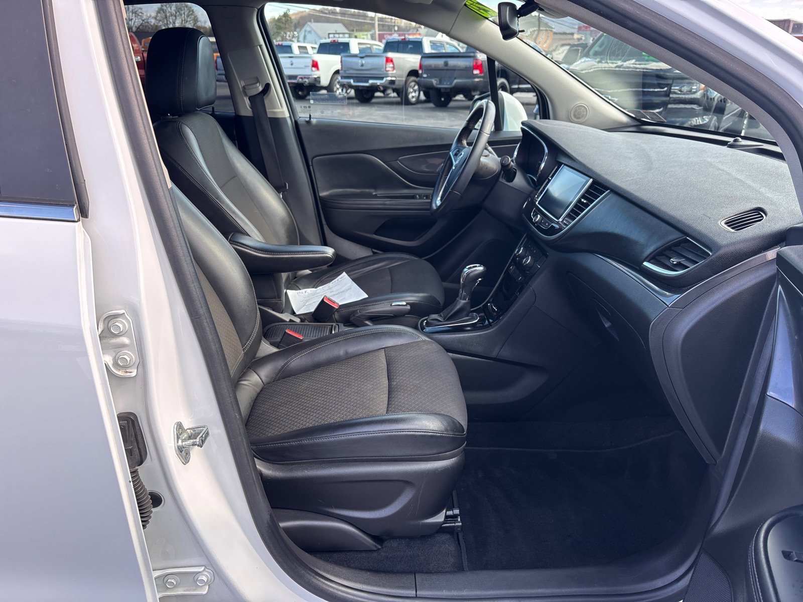 Used 2020 Buick Encore Preferred AWD/4WD image 15