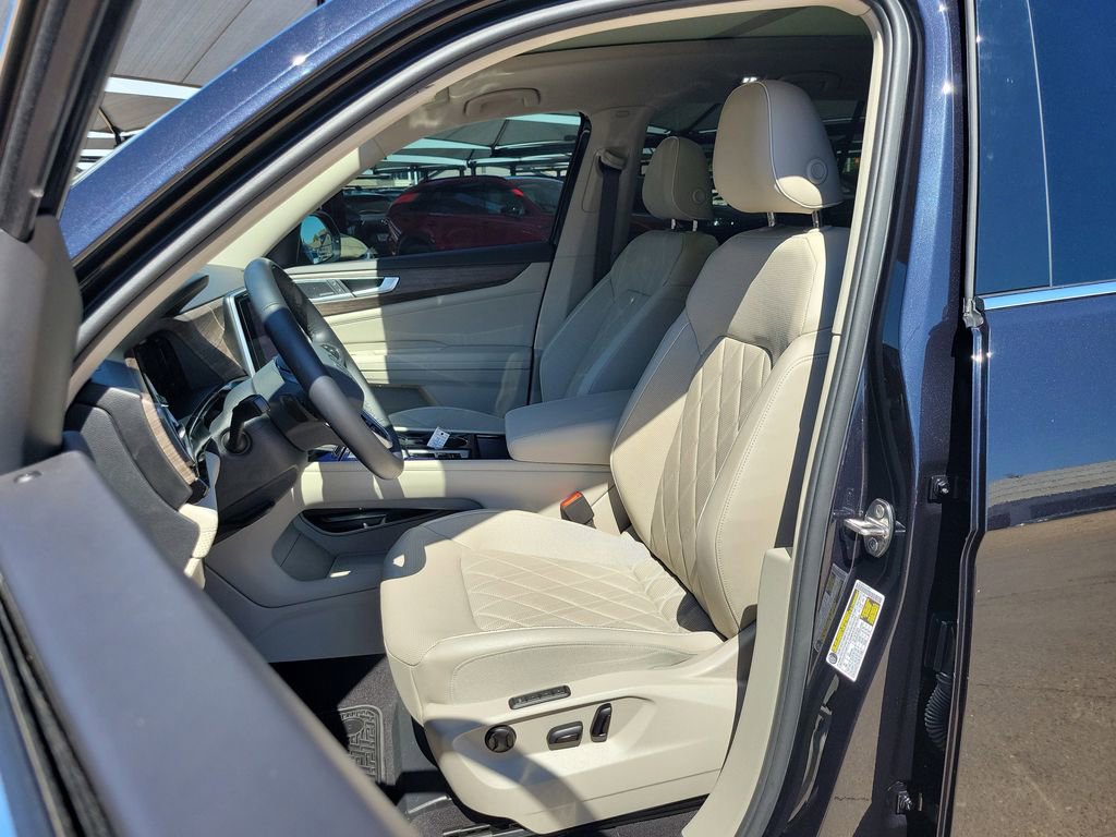 Used 2024 Volkswagen Atlas SEL Premium R-Line image 10