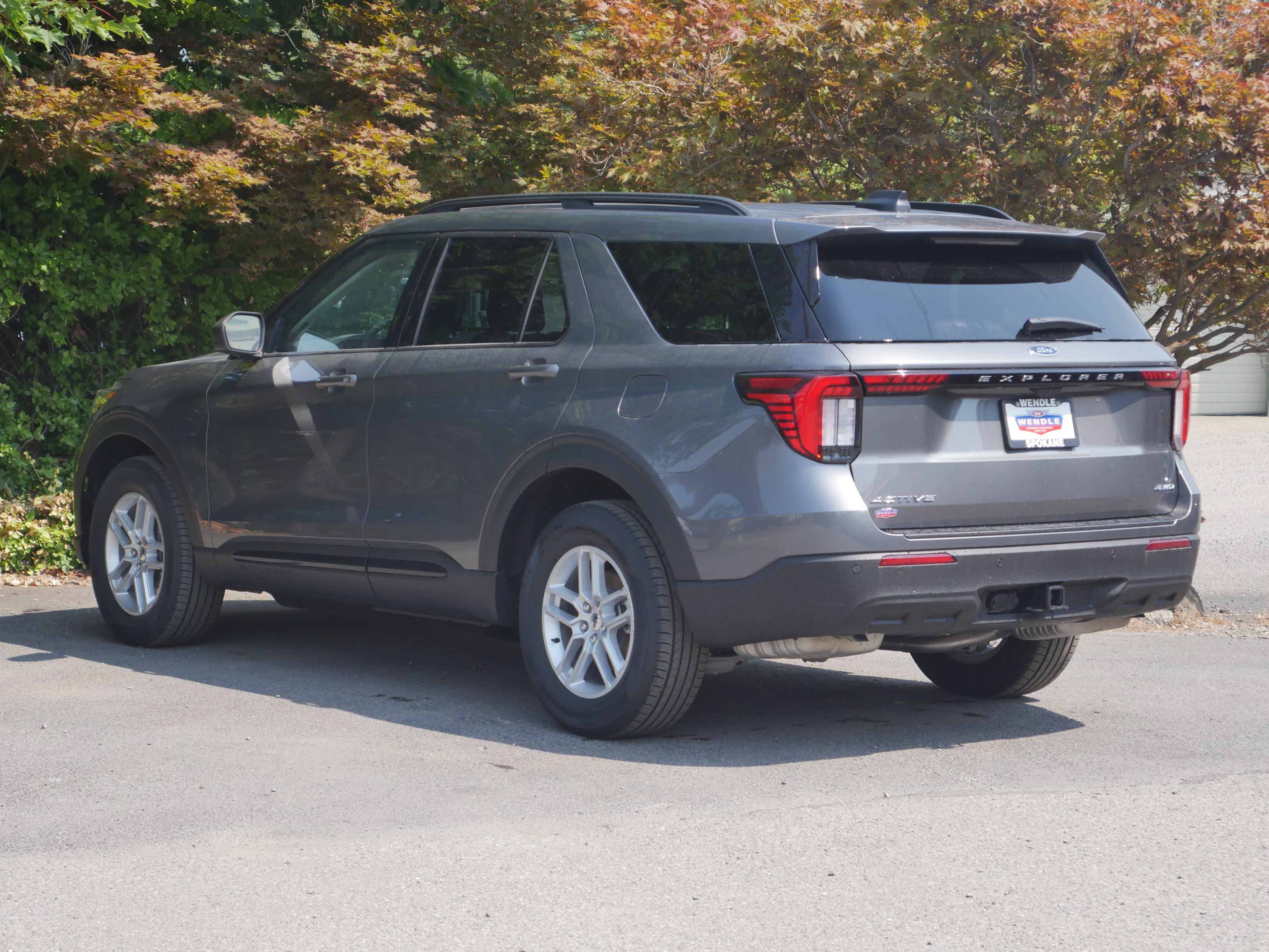 Used 2026 Ford Explorer Active AWD/4WD image 19