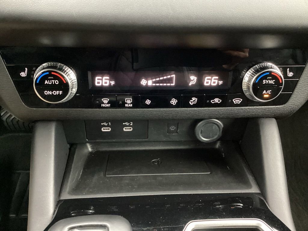 Used 2025 Mitsubishi Outlander AWD image 21