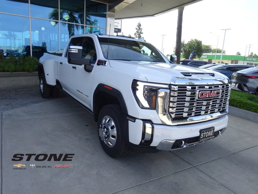 New 2026 GMC Sierra 3500 Denali w/ Denali Reserve Package AWD/4WD image 1