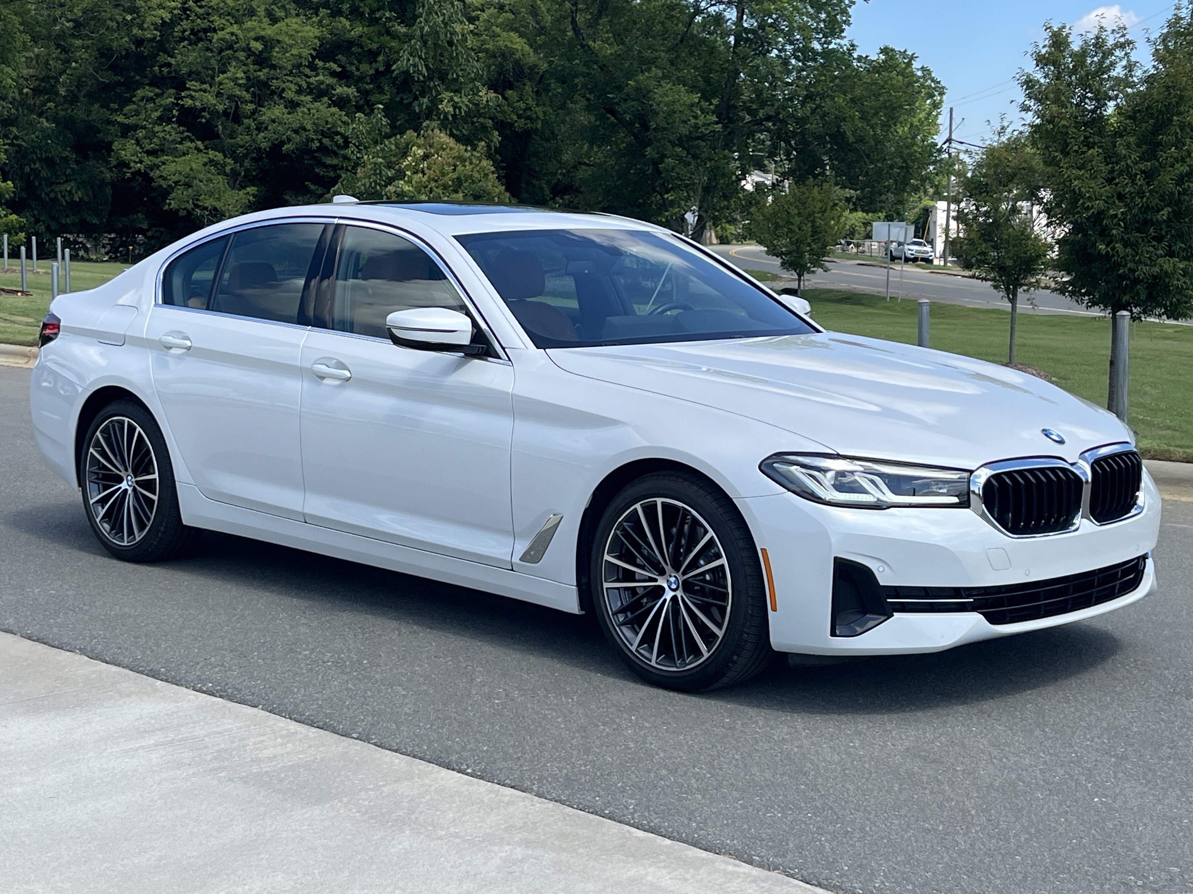 Used 2022 BMW 530i xDrive w/ Convenience Package AWD/4WD video 1