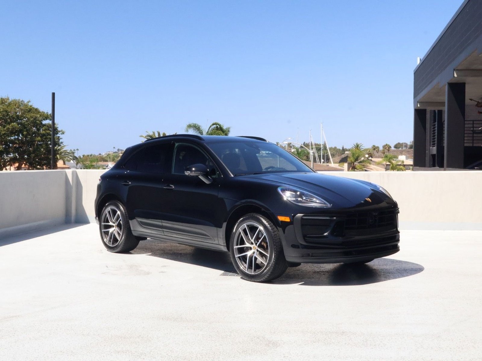 Certified 2026 Porsche Macan AWD/4WD image 7