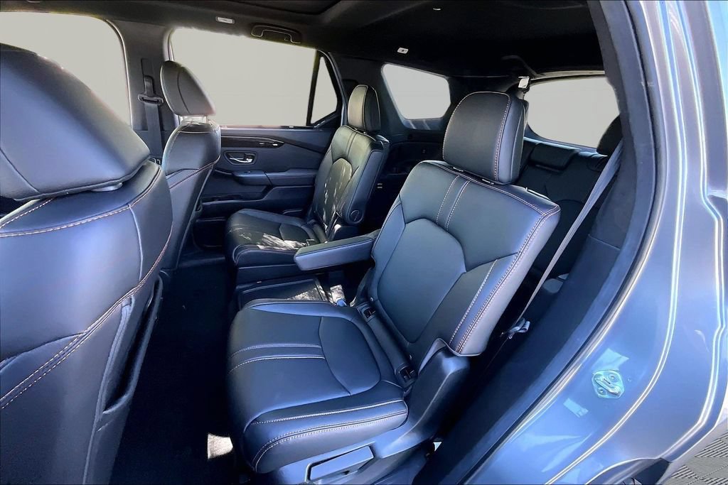 Used 2025 Honda Pilot TrailSport image 18
