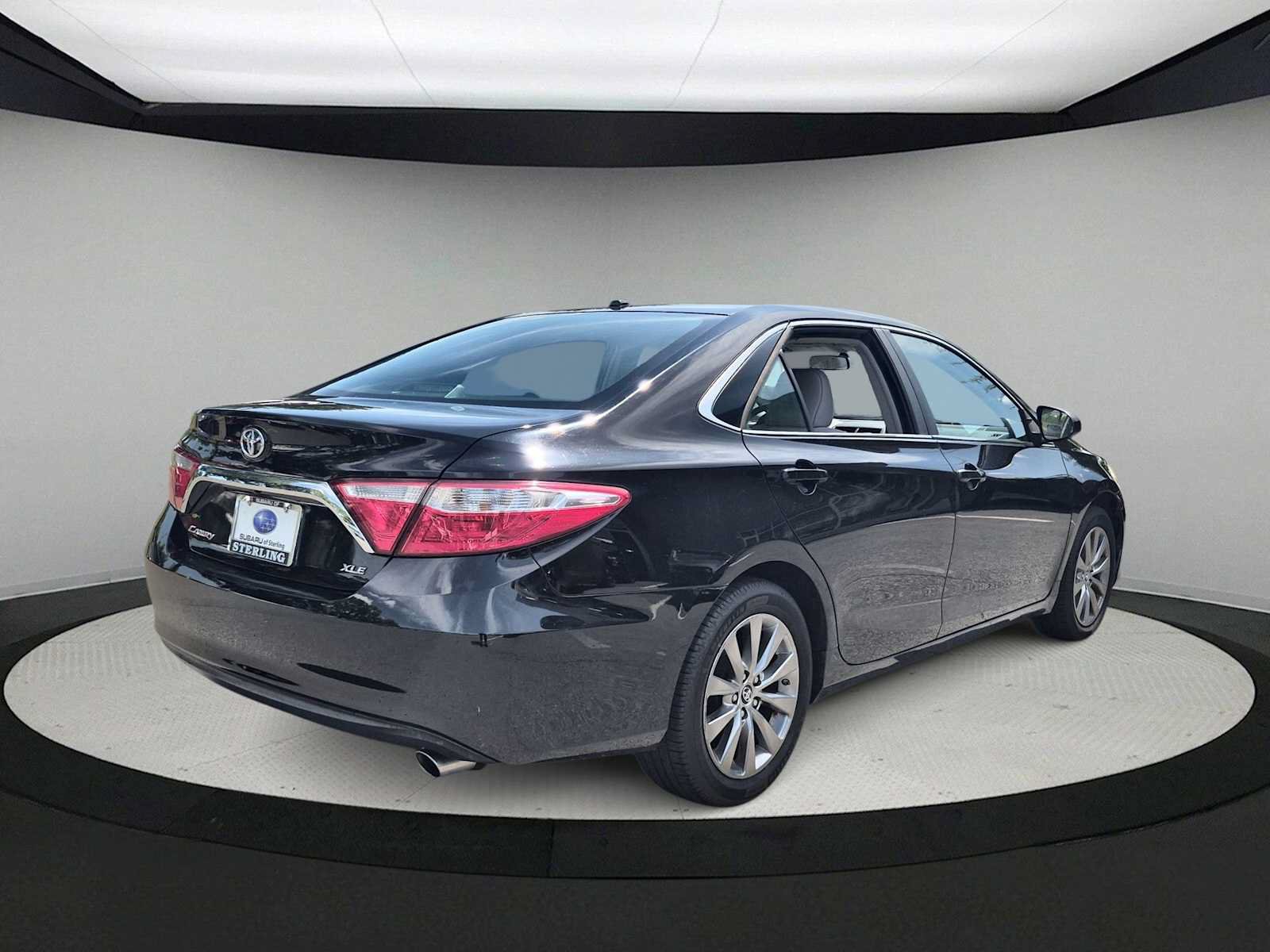 Used 2016 Toyota Camry XLE FWD image 8