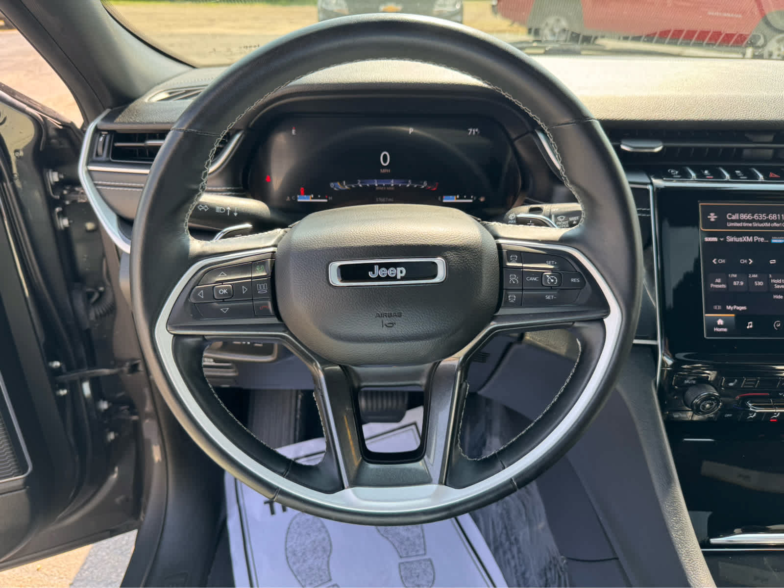 Used 2022 Jeep Grand Cherokee L Laredo AWD/4WD image 22