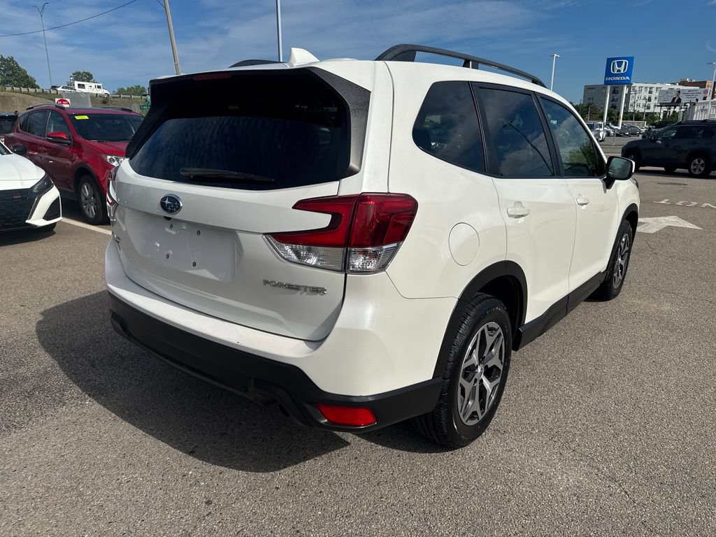 Used 2020 Subaru Forester Premium AWD/4WD image 8