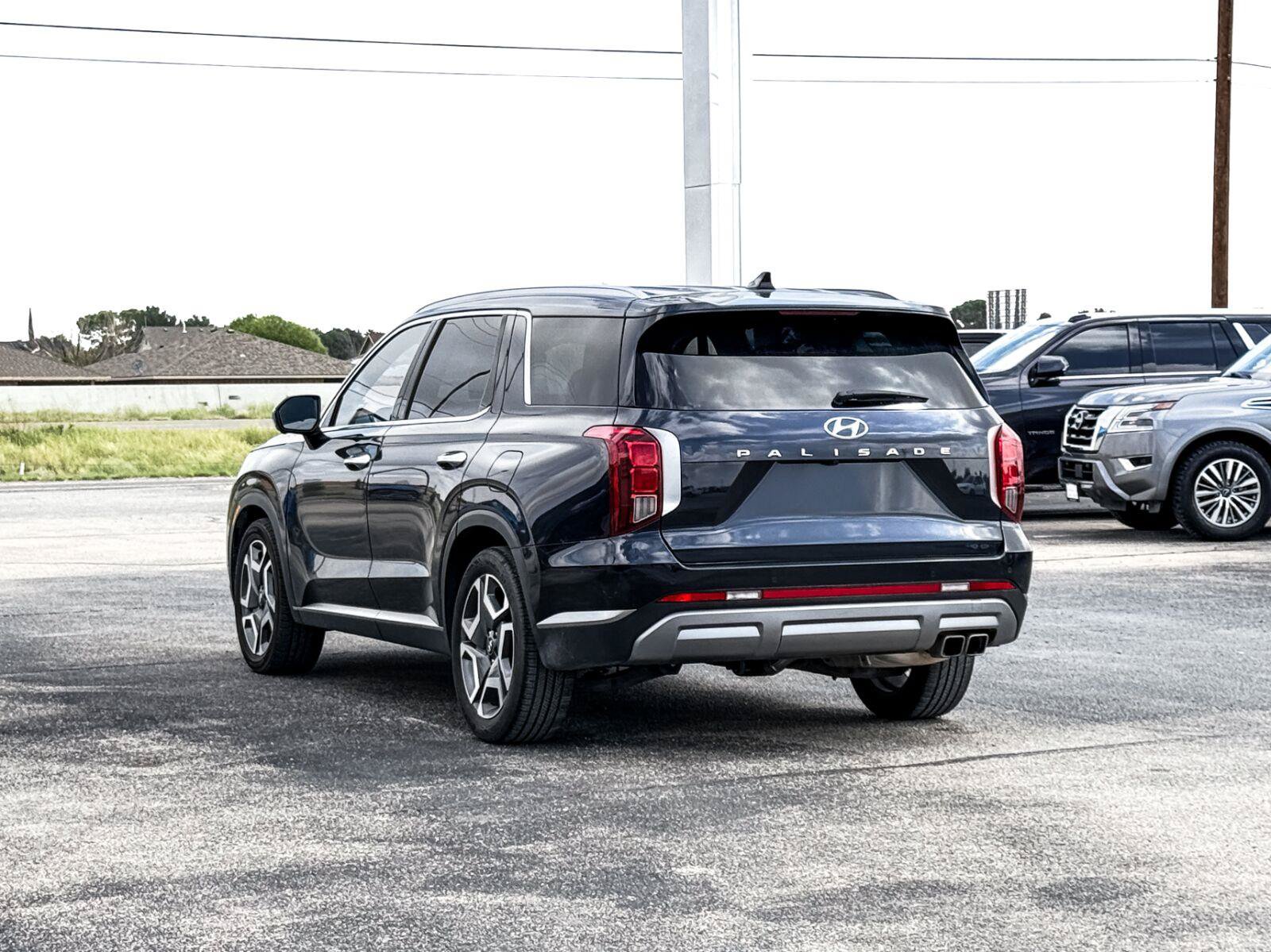 Used 2024 Hyundai Palisade SEL FWD image 11