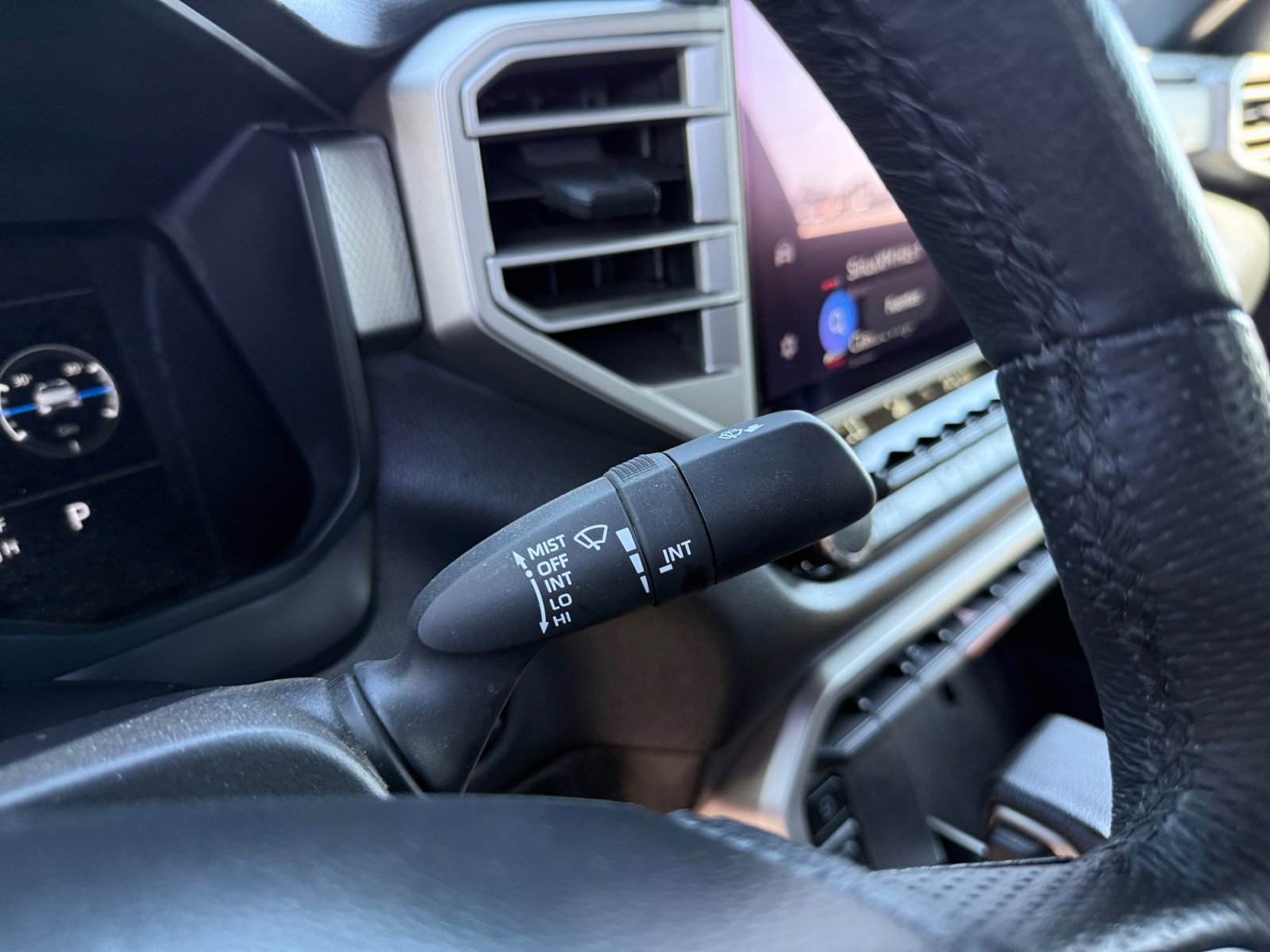 Used 2025 Toyota Tundra Limited AWD/4WD image 21